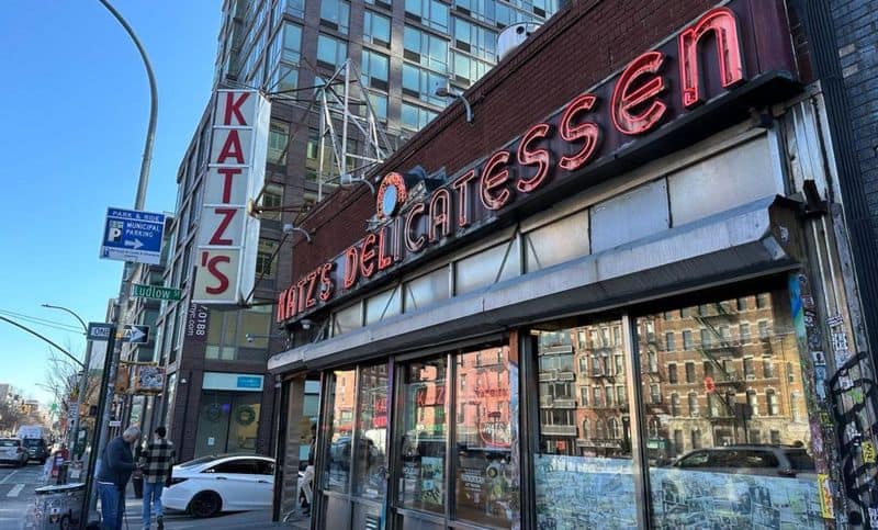 11 Classic NYC Restaurants That Haven’t Changed a Bit (And We’re Glad) Katz's Delicatessen