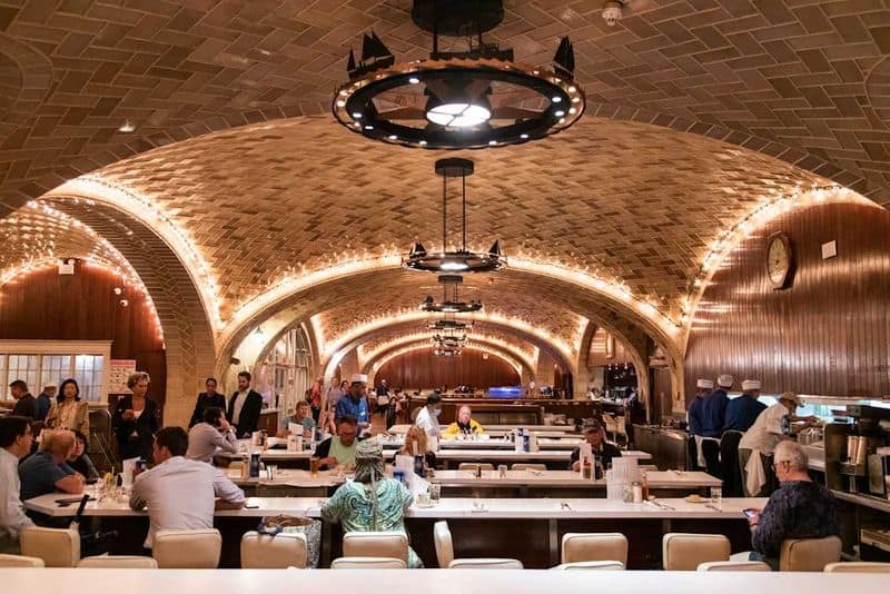 11 Classic NYC Restaurants That Haven’t Changed a Bit (And We’re Glad) Grand Central Oyster Bar