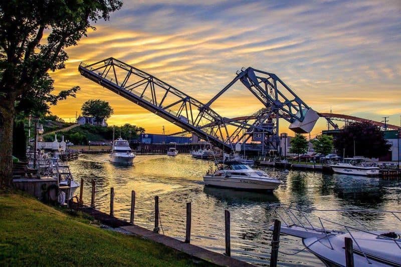 11 Hidden-Gem Ohio Towns Where You Can Actually Live Well on $1,500 Ashtabula