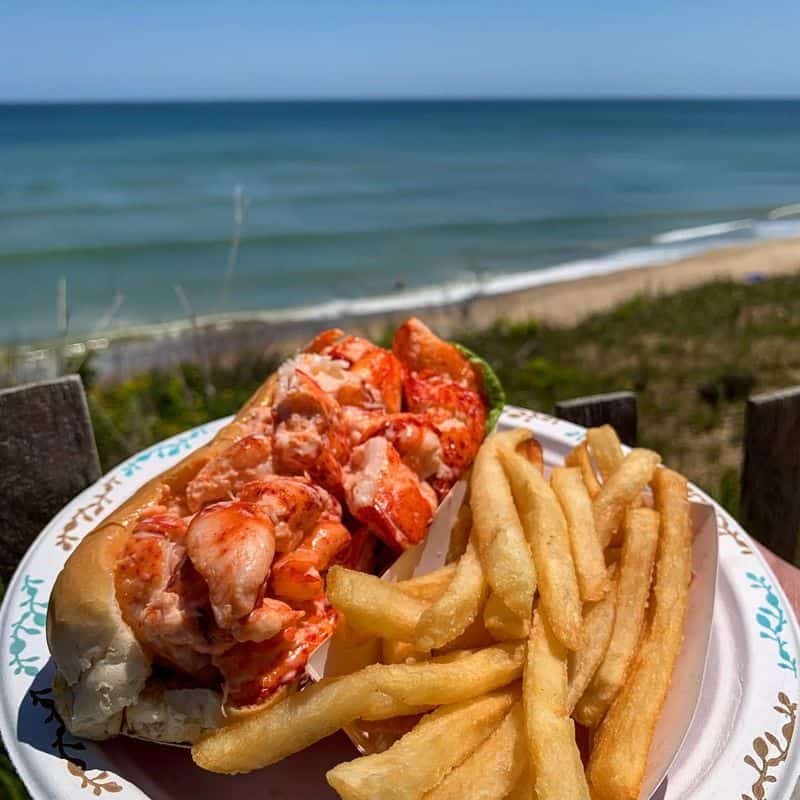 11 Must-Try Lobster Shacks in Massachusetts Serving Rolls Done Right Arnold's Lobster & Clam Bar – Eastham