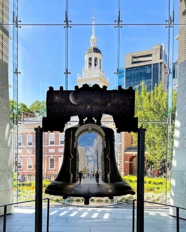 Snap a Photo at the Liberty Bell
