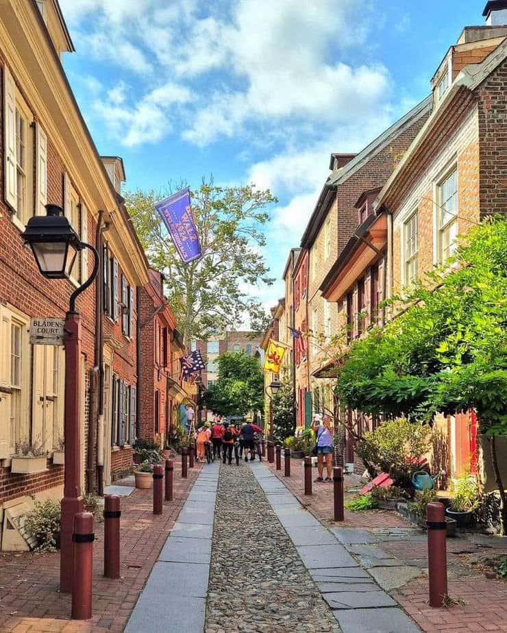 Walk Through Elfreth's Alley