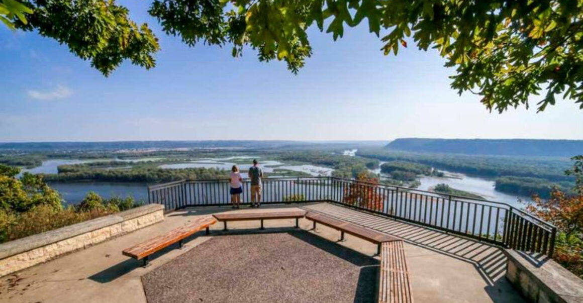 12 incredible iowa hikes to match every month of the year