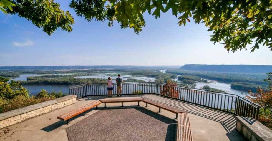 12 incredible iowa hikes to match every month of the year