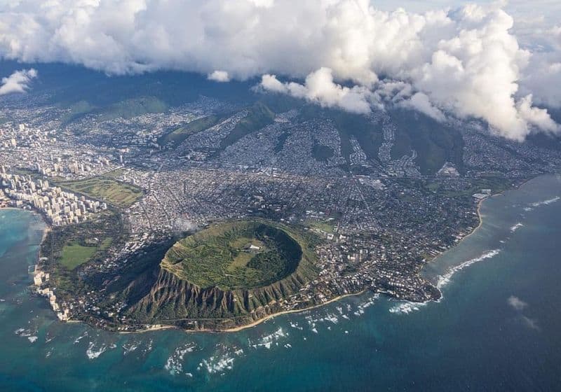 13 Breathtaking Natural Wonders in Hawaii You Absolutely Have to See Diamond Head Crater – Oʻahu