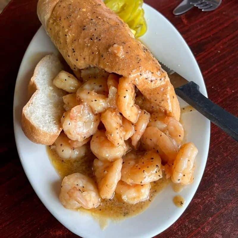 13 Cajun Restaurants in New Orleans That'll Set Your Taste Buds on Fire Liuzza's by the Track