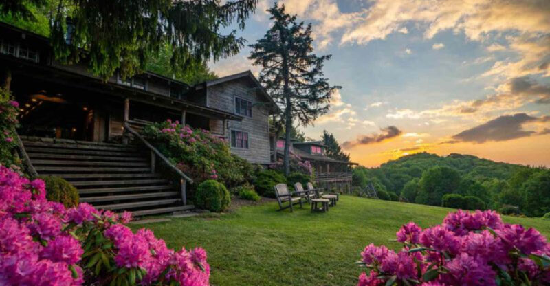 13 Dreamy Romantic Getaways in North Carolina for Couples