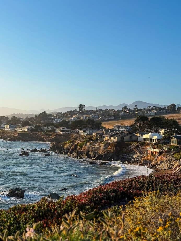 14 California Small Town Gems That Locals Say You Can't Miss Cambria