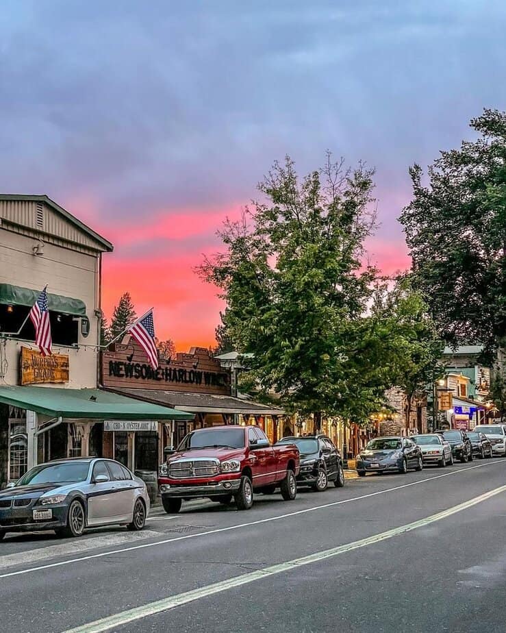 14 California Small Town Gems That Locals Say You Can't Miss Murphys