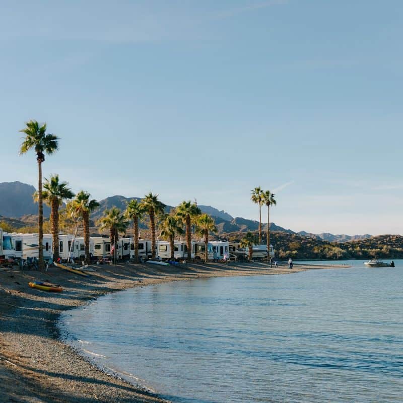 Kayaking & Paddleboarding in Quiet Coves