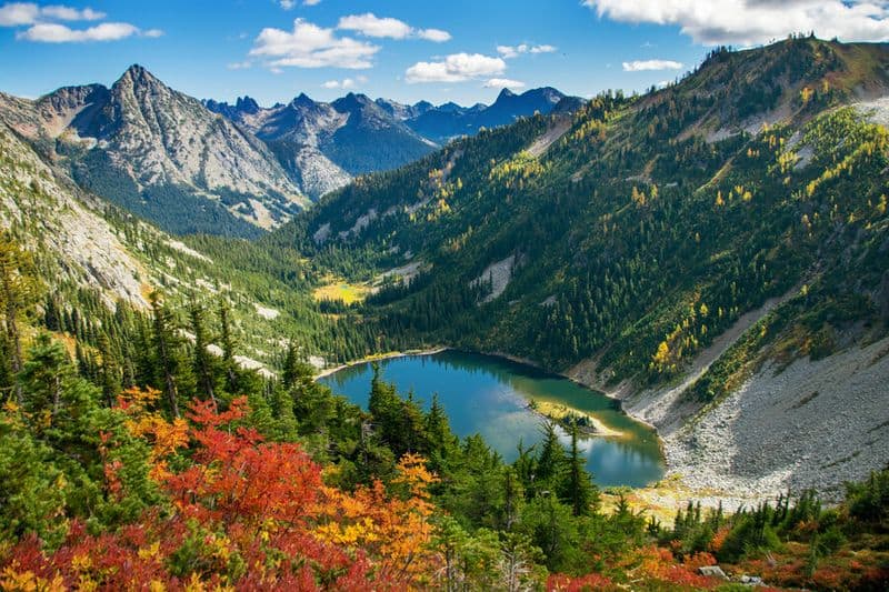 17 Must-See Destinations That Showcase Washington's Beauty North Cascades National Park