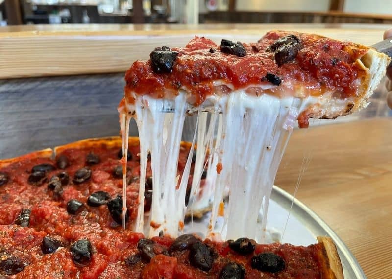 Zachary's Chicago Pizza