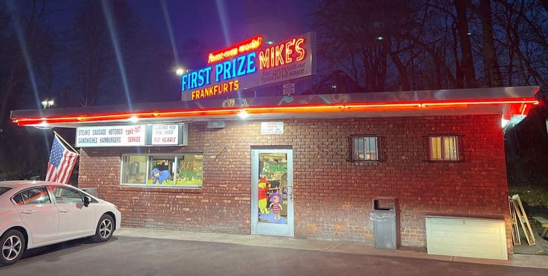 Mike's Hot Dogs
