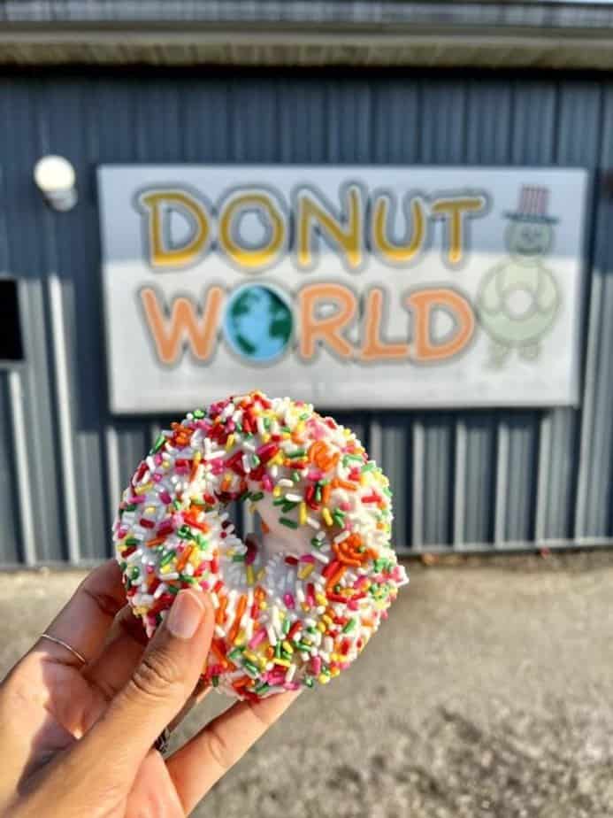 Craving Something Sweet? These 10 Ohio Donut Shops Deliver Big Time Donut World, Lancaster