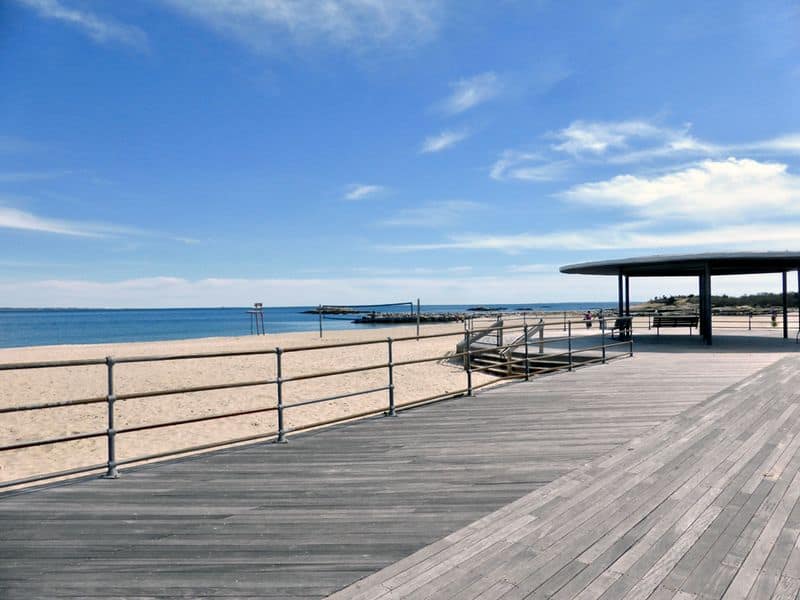 Sun, Sand, and Strolls: 10 Can’t-Miss Connecticut Boardwalks Ocean Beach Park, New London
