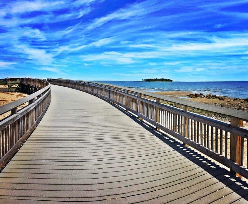 Sun, Sand, and Strolls: 10 Can’t-Miss Connecticut Boardwalks Silver Sands State Park, Milford