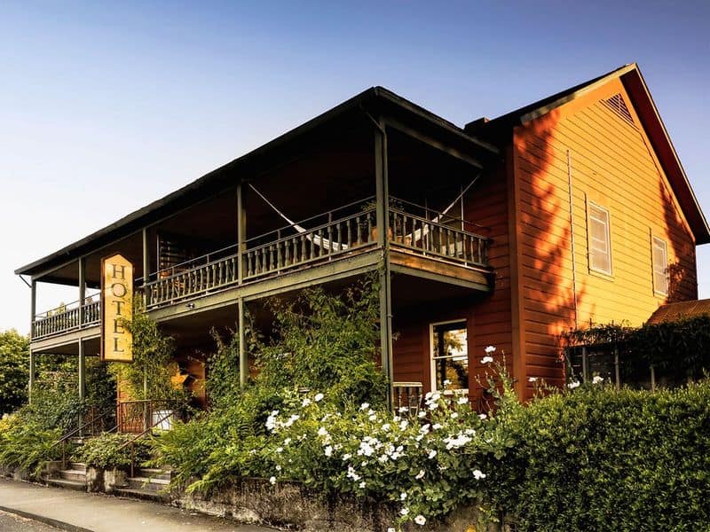 The Farmhouse Restaurant – Booneville