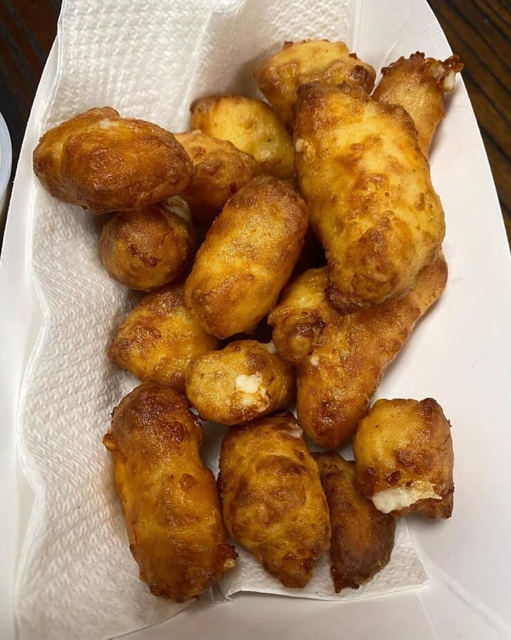 10 Wisconsin Spots Serving Cheese Curds That'll Blow Your Mind 10 snapins ai 2778146232516258387