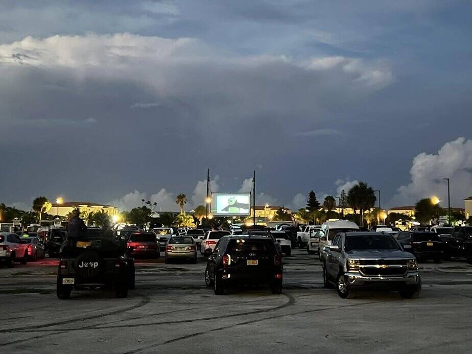 7 Classic Drive-In Movie Theaters in Florida That Bring Back the Good Times 4 snapins ai 3396501080353539559