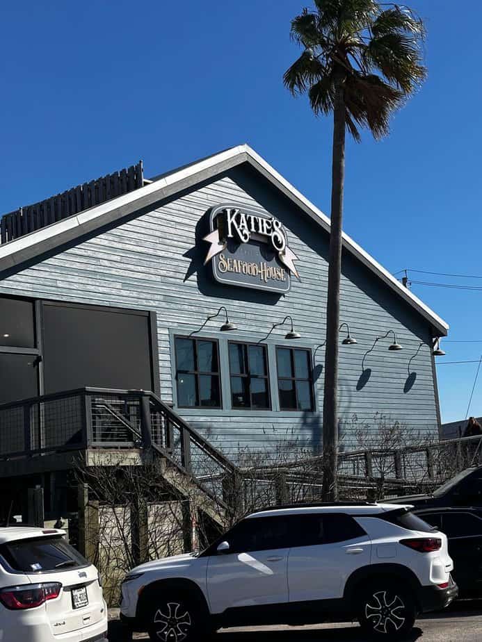 10 Galveston Restaurants Perfect for Quick Stops That Don’t Feel Rushed Katie’s Seafood House
