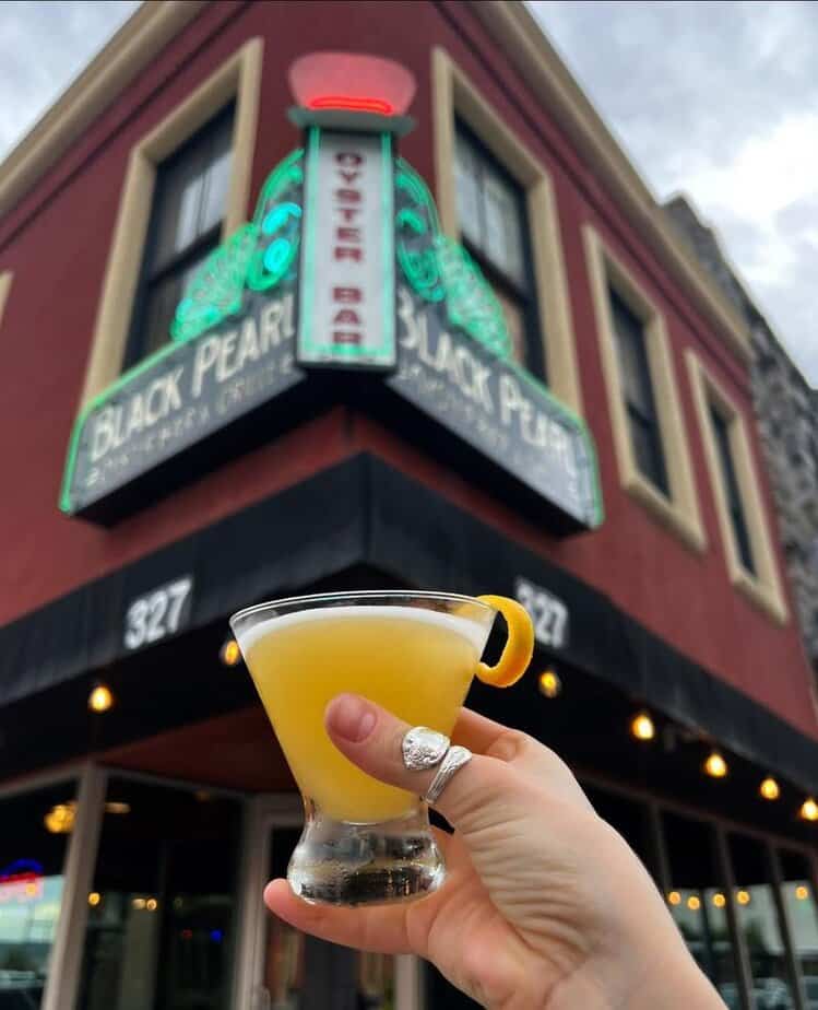 10 Galveston Restaurants Perfect for Quick Stops That Don’t Feel Rushed Black Pearl Oyster Bar