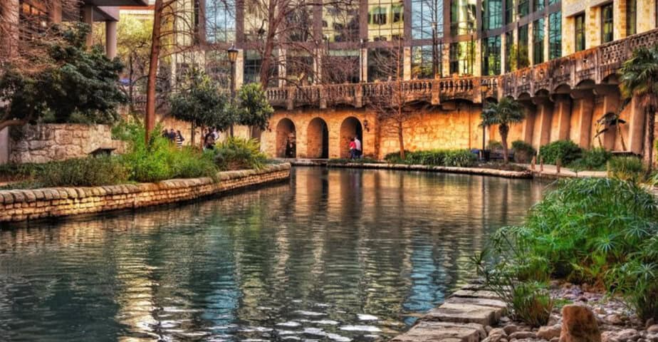 10 texas attractions that define the state