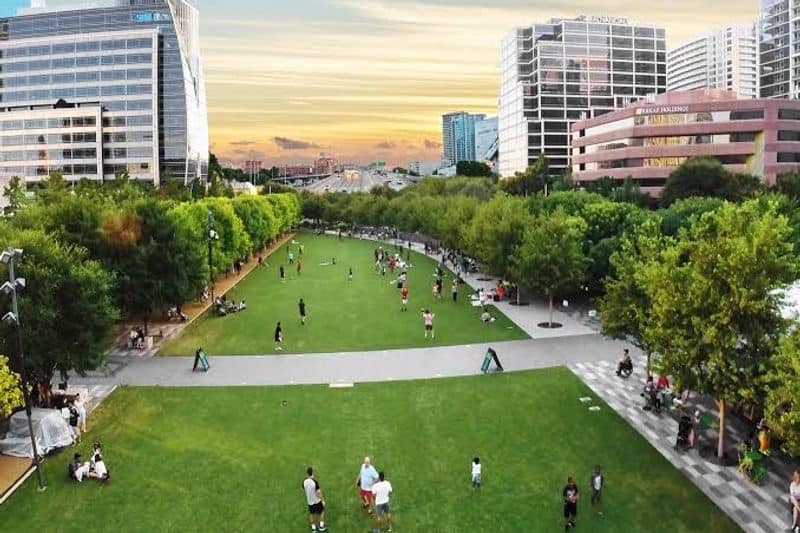 11 Free Dallas Experiences Locals Always Recommend Klyde Warren Park