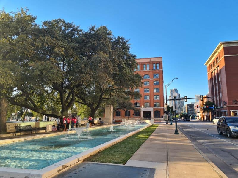 11 Free Dallas Experiences Locals Always Recommend Dealey Plaza National Historic Landmark District