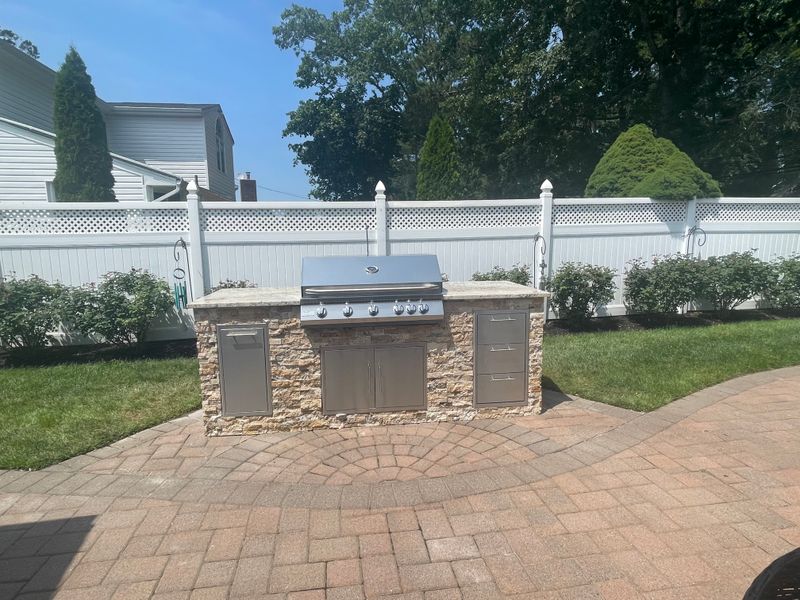 7 Ways Texans Make the Most of Their Weekends Outside Backyard Time