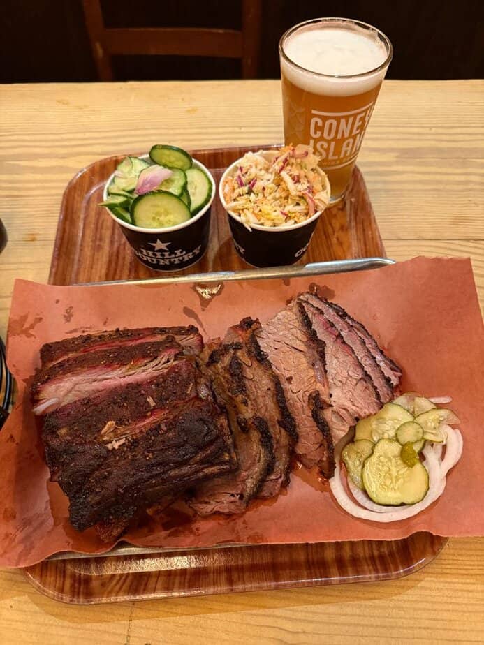 8 Craziest Texas Food Traditions That Leave Outsiders Speechless Brisket Treated Like a Sacred Ritual