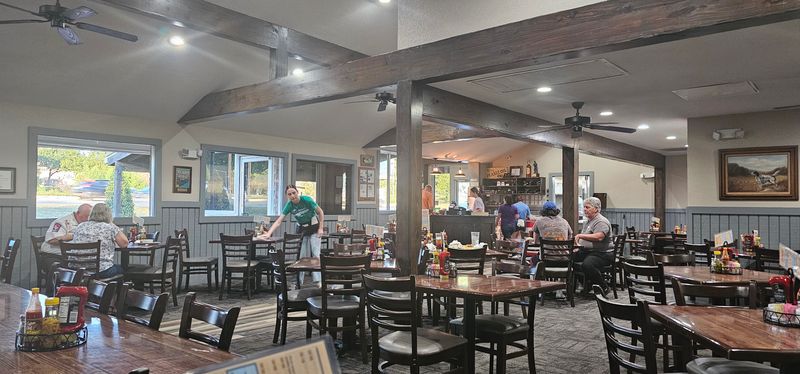 9 Must-Visit Hidden Gem Restaurants in Texas Vernon’s Kuntry Katfish (Sweetwater)