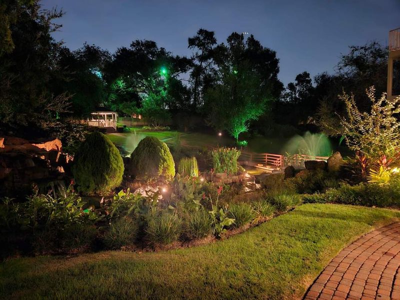 The Patio and Garden Terrace: Where the Bayou Steals the Show