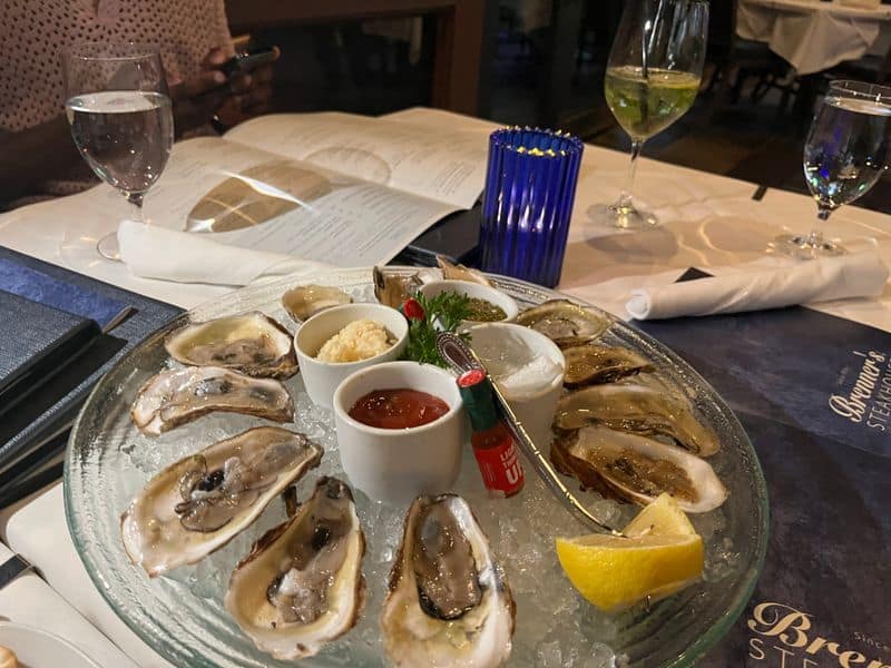 Start Strong: Oysters, Texas Kisses, and That Crab Cake