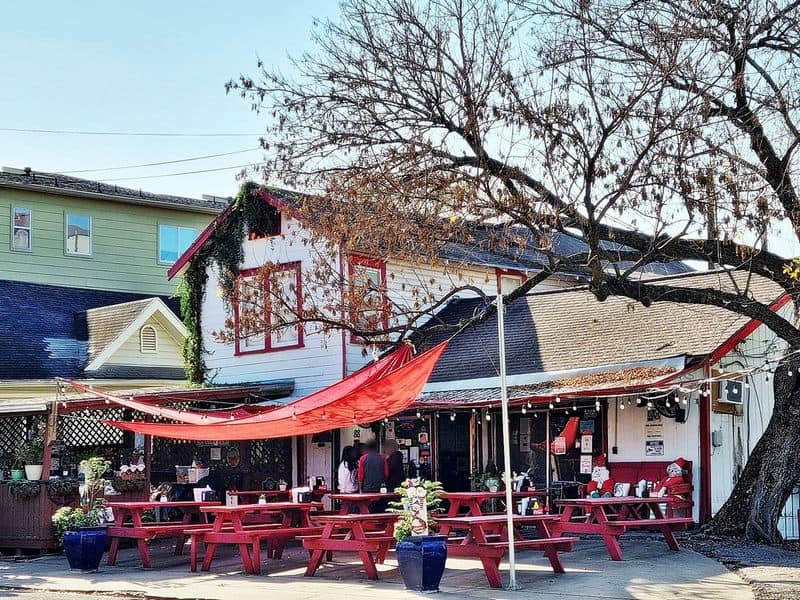 Old School Vibes, New Regulars