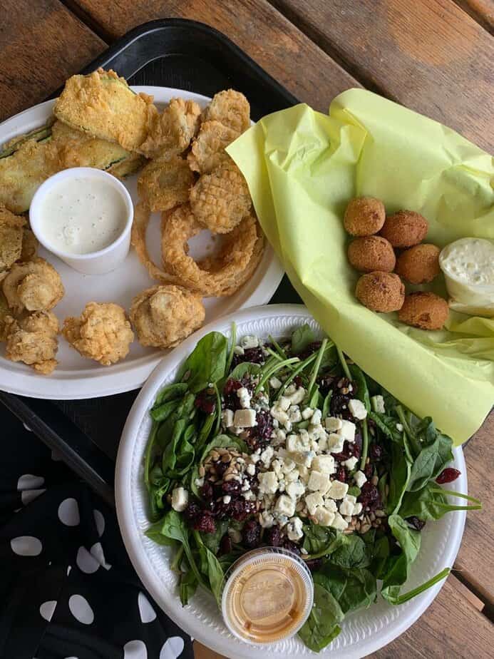 People Can’t Stop Talking About the Chili Cheese Fries at This Texas Restaurant Chicken Fried Steak Comfort Plate