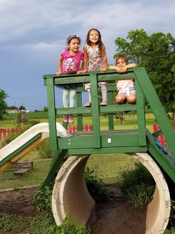 People Can’t Stop Talking About the Chili Cheese Fries at This Texas Restaurant Patio Vibes And Play Area