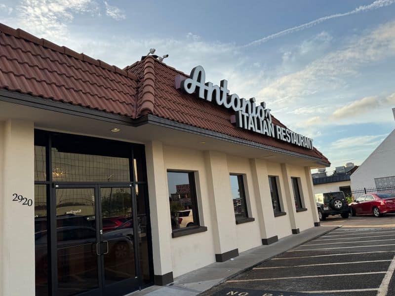 Antonio’s Flying Pizza (Houston)