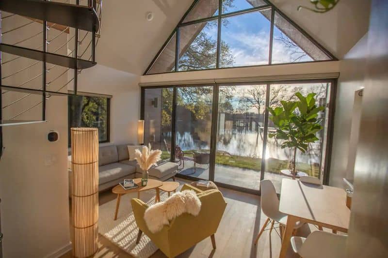 This Lakefront Retreat in Texas Is the Escape You’ve Been Craving Modern Interiors and Thoughtful Design