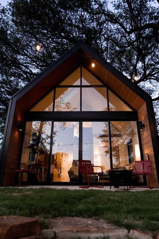 This Lakefront Retreat in Texas Is the Escape You’ve Been Craving Accessibility and Smoke Free Peace of Mind