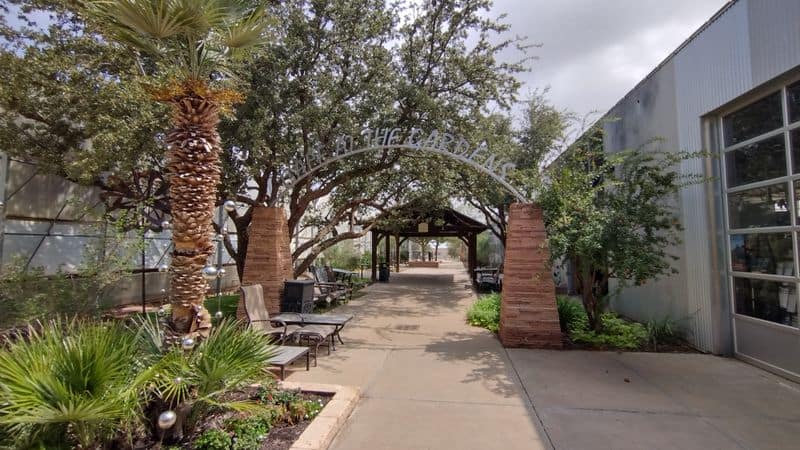 Finding the Entrance and First Timer Tips