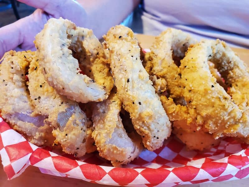 This Tiny Restaurant in Texas Quietly Became a Global Burger Legend Frings, Onion Rings, And The Crunch Heard Round The Hill Country