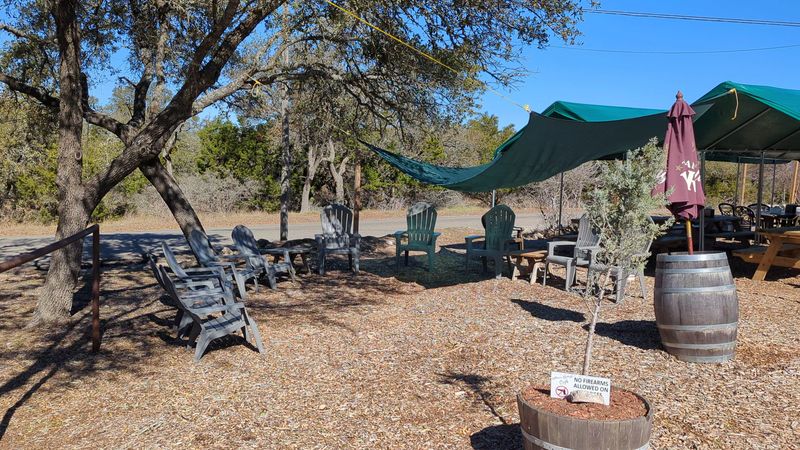 This Tiny Restaurant in Texas Quietly Became a Global Burger Legend Hill Country Setting: A Backroad Worth The Drive