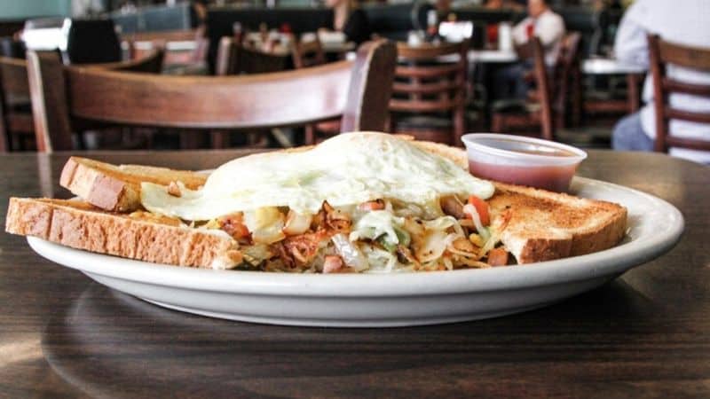 You’ll Want to Wake Up Early for These 8 Old-School Texas Diners Avalon Diner (Houston, TX)