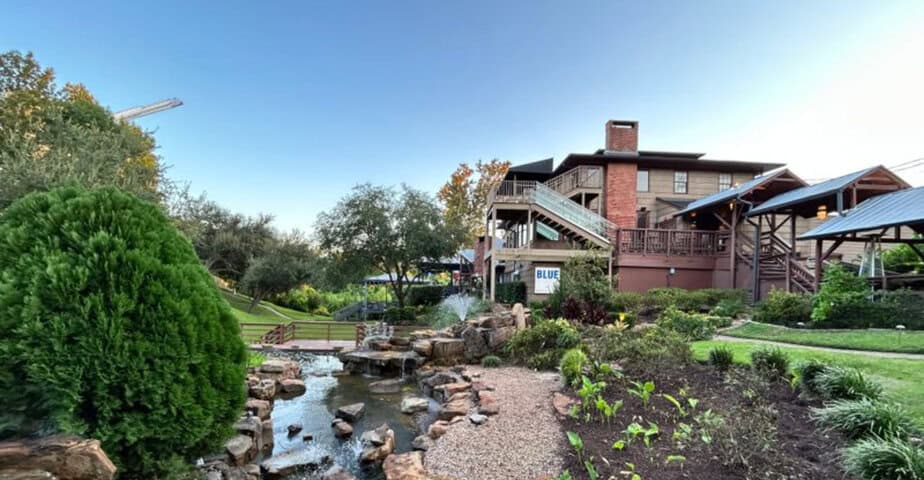 a peaceful night out starts at this waterfront steakhouse in