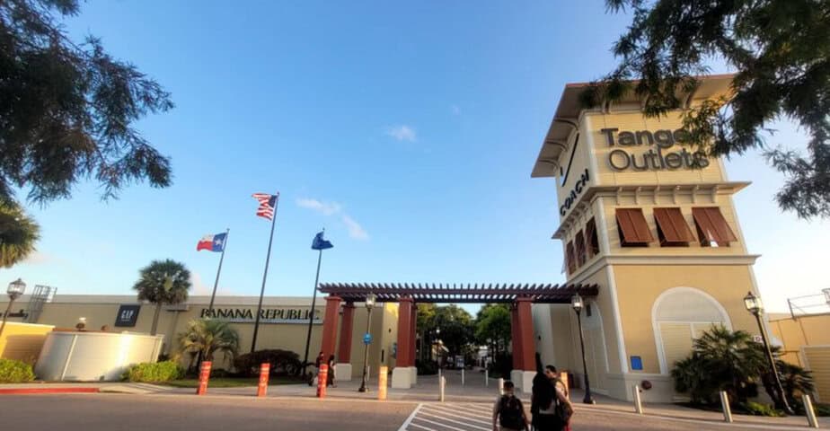 this giant texas outlet mall turns 50 into a full shopping cart