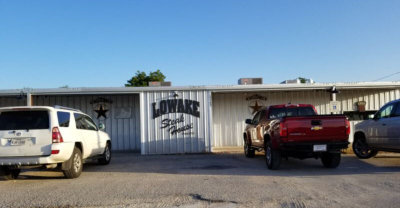 This No-Frills Texas Restaurant Turned Onion Rings Into a Road-Trip Obsession
