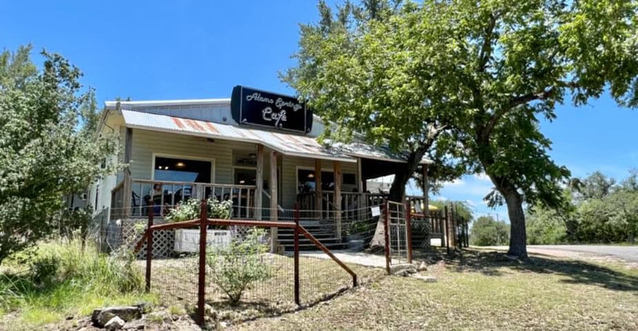 this tiny restaurant in texas quietly became a global burger legend