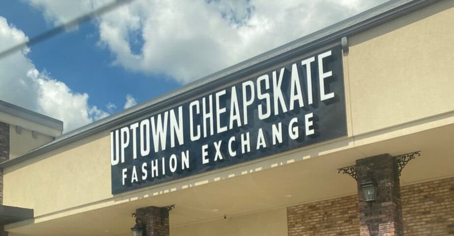 you can fill a whole shopping cart at this huge texas thrift store for 35