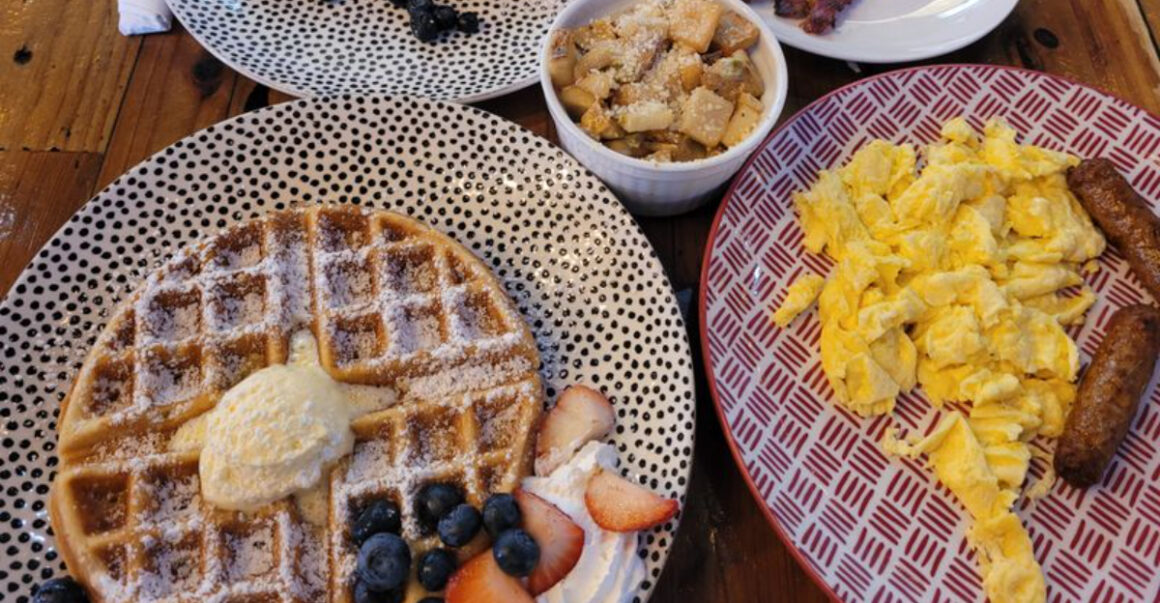 youll want to wake up early for these 8 old school texas diners