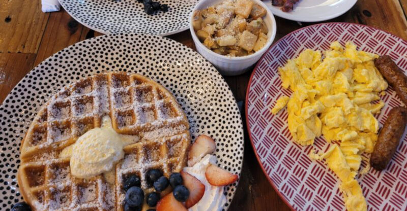 You’ll Want to Wake Up Early for These 8 Old-School Texas Diners